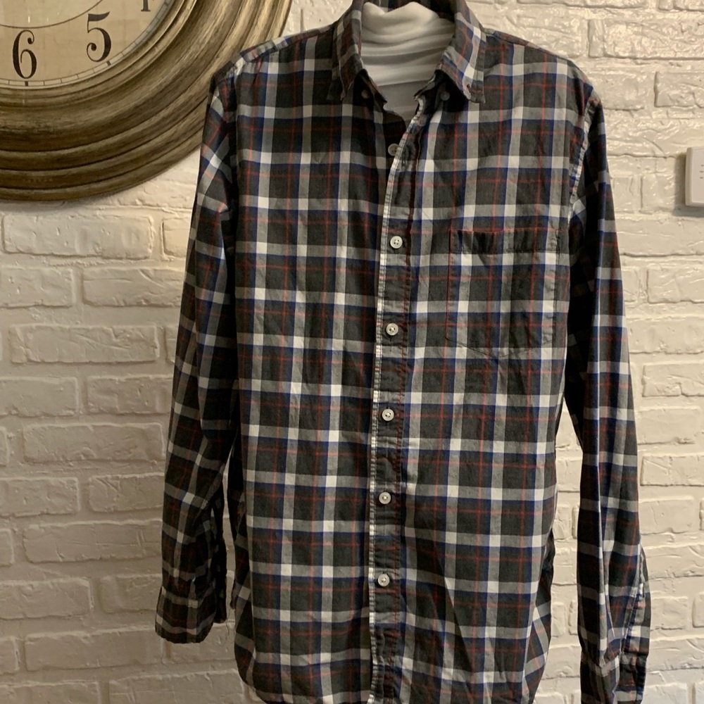 J. Crew green men’s casual button down shirt